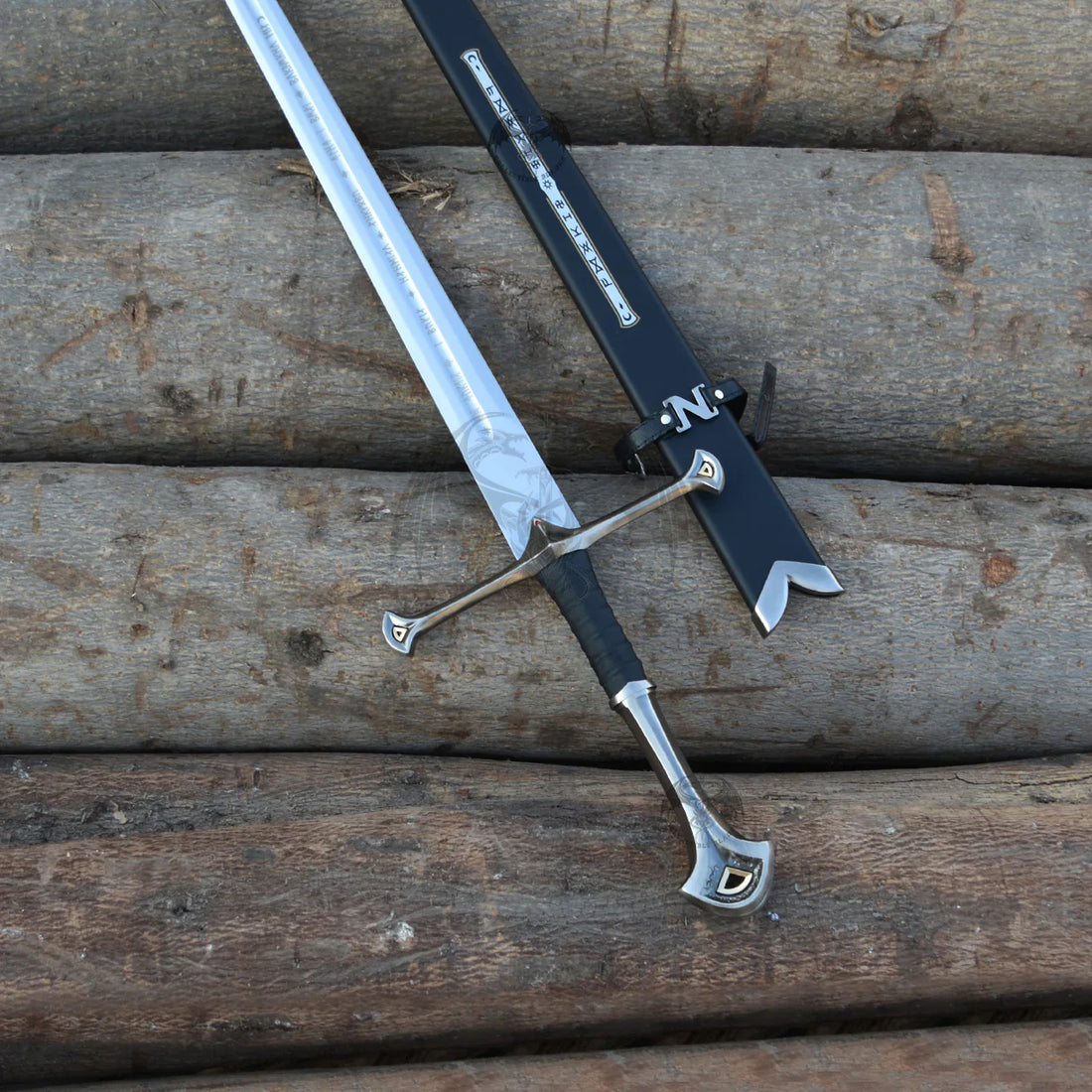 Anduril Sword of Aragorn With Free Scabbard and Wall Mount